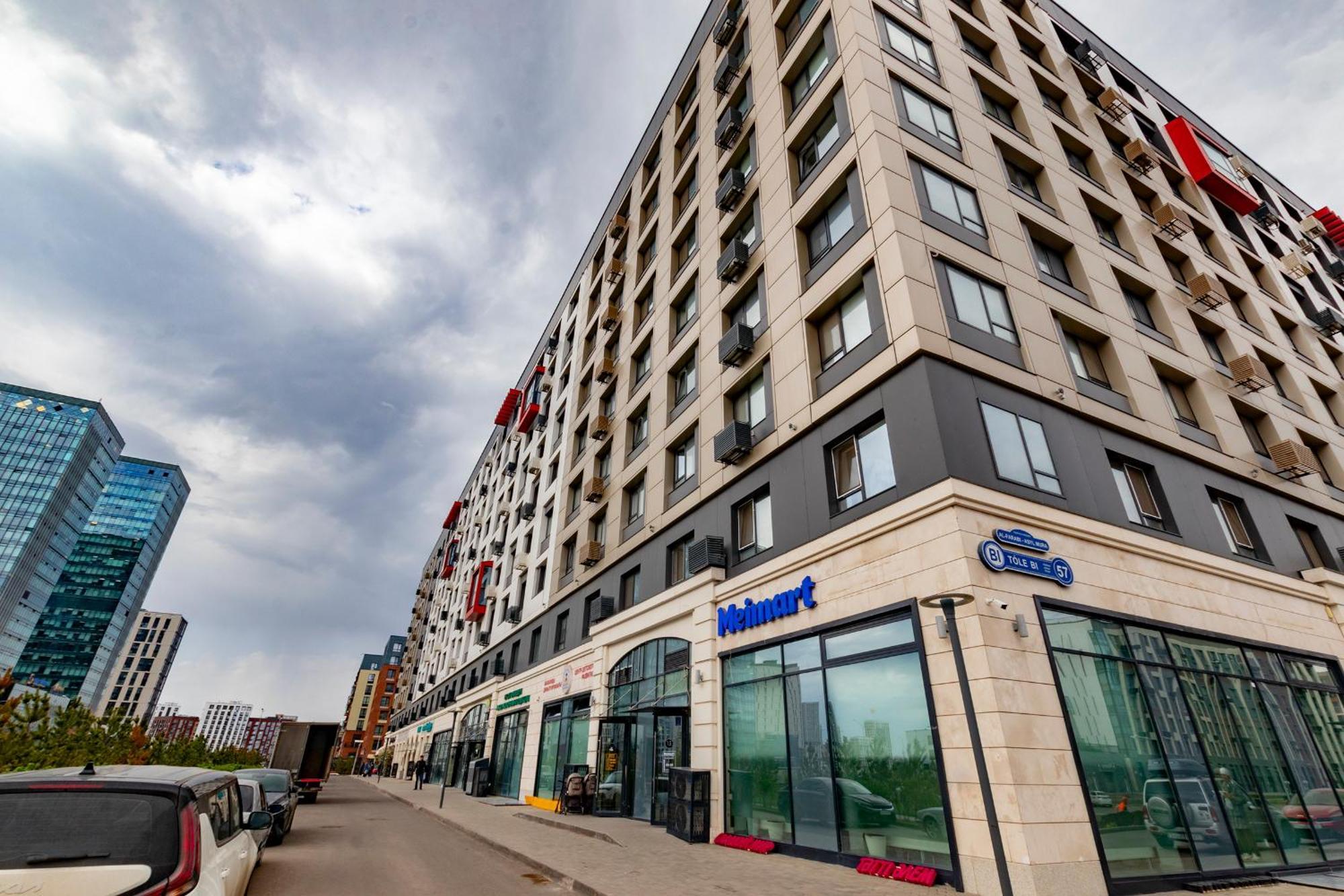 Raisson Aparthotel Af96 Хан Шатыр Astana Exteriör bild